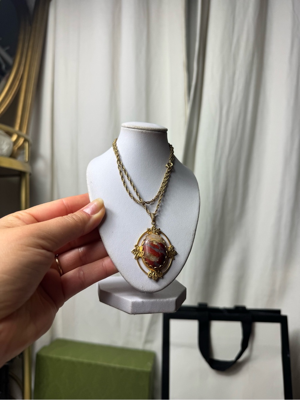 Vintage Gold-Tone Red Glass Pendant Necklace - Women Jewelry